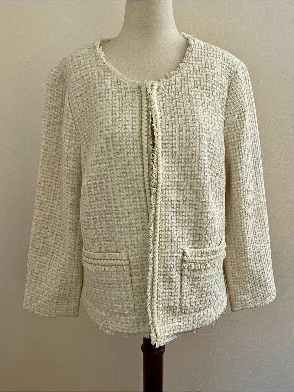 Talbots Size 12 Ivory Bouclé Tweed Lady Jacket Gold Metallic Trim
